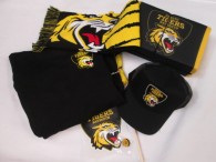 28-f11-fan-set-7-tlg-neu-hoodie-gr-m-basecap-schal-flagge-sitzkissen-aufkleber-pin-3615-1.jpg