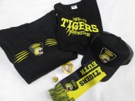28-f26b-fan-set-6-tlg-neu-t-shirt-gr-m-hoodie-gr-m-basecap-autoschal-pin-flaschenoeffner-3633-1.jpg