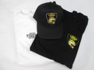 28-f43a-fan-set-3-tlg-neu-t-shirt-gr-xl-pullover-gr-xl-basecap-3659-1.jpg