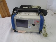 1-tragbarer-defibrillator-zoll-mseries-mit-tasche-pos-66-26-112-1.jpg